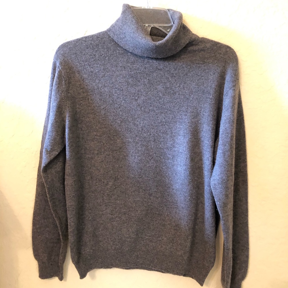 Griffen 100% cashmere turtleneck sweater in gray brown taupe color